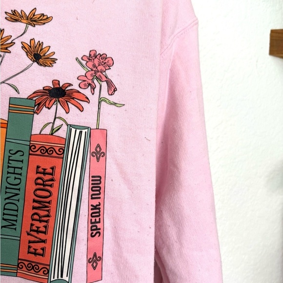 Taylor Swift Book Floral Oversized Pink Sweatshirt Album Swiftie Lover Red 1989 - Picture 2 of 7